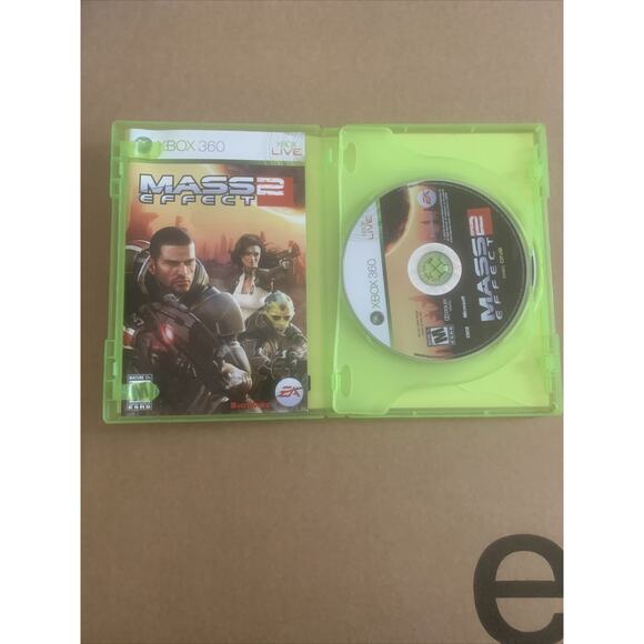Mass Effect 2 (Microsoft Xbox 360) Complete - Picture 1 of 4
